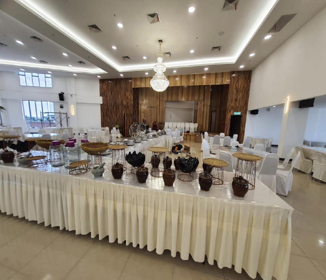 Sri Indar Hotel & Suites Parit Buntar Exterior foto
